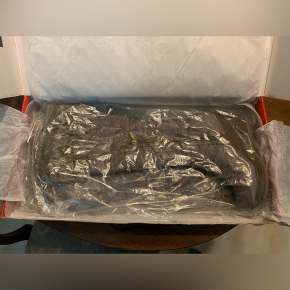 Guess Taupe Pozita faux fur boots in Women’s size 8 - used condition - Picture 6 of 16